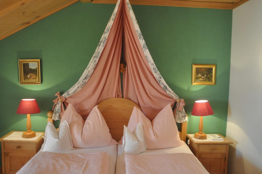 Romantikhotel Almtalhof Grünau im Almtal 객실 사진