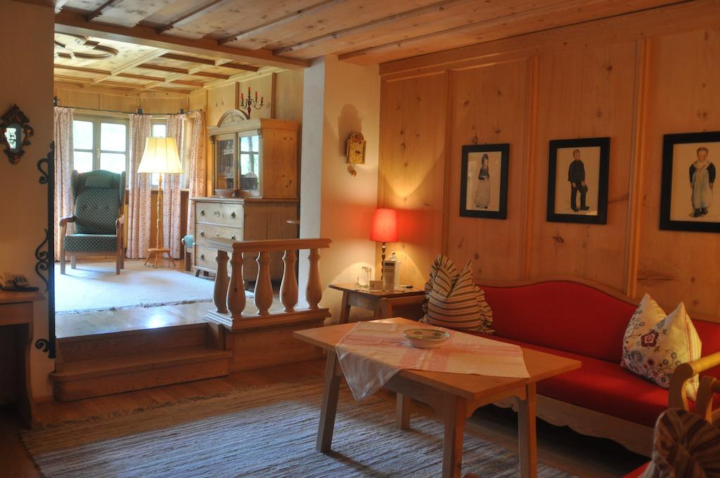 Romantikhotel Almtalhof Grünau im Almtal 객실 사진